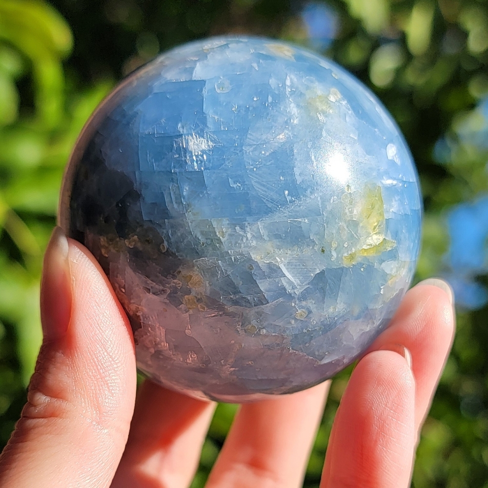 NEW 61MM BLUE CELESTINE WITH DIOPSIDE SPHERE